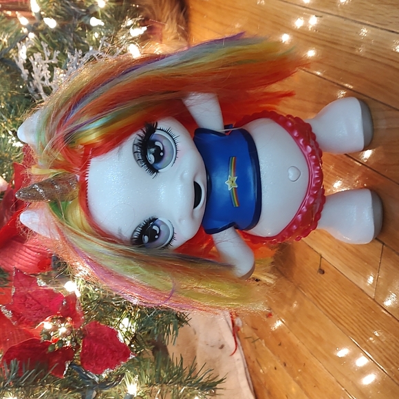 POOPIE SURPRISE UNICORN - Picture 1 of 4